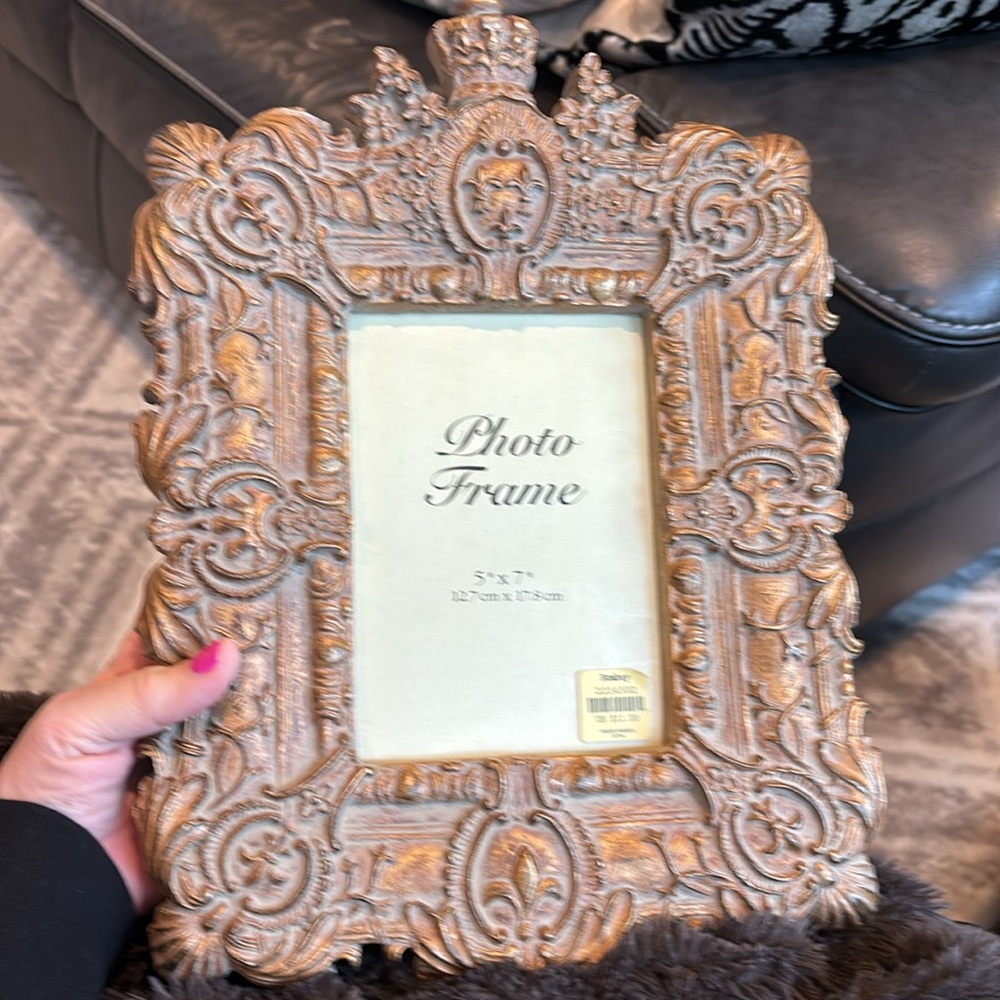 NWT Vintage Bombay company Gold ornate imperial Chunky Picture Frame 5 x 7 - Picture 7 of 8